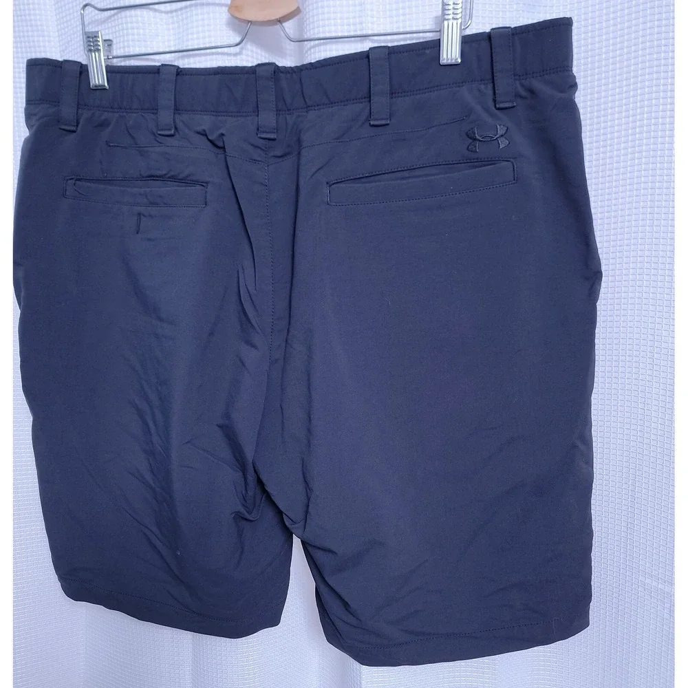 Under Armour Black Heatgear Loose Golf Shorts Men's size 40